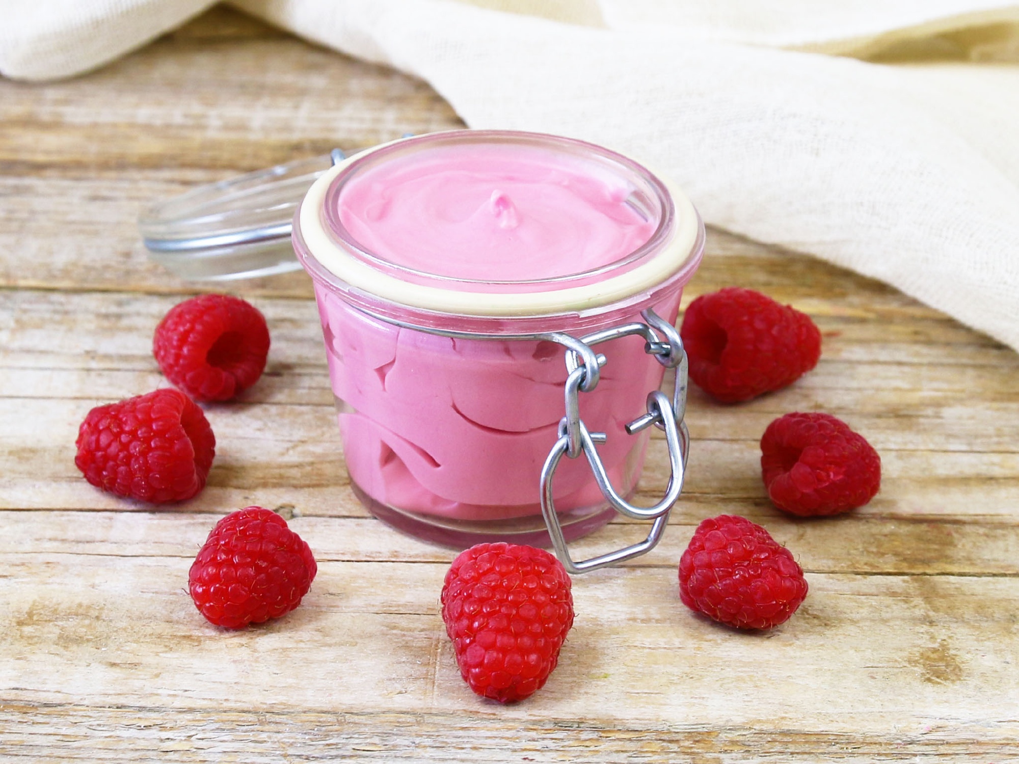 Chantilly de Karité à la Framboise pour le corps
