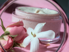 Crème de gommage visage au jasmin & rose