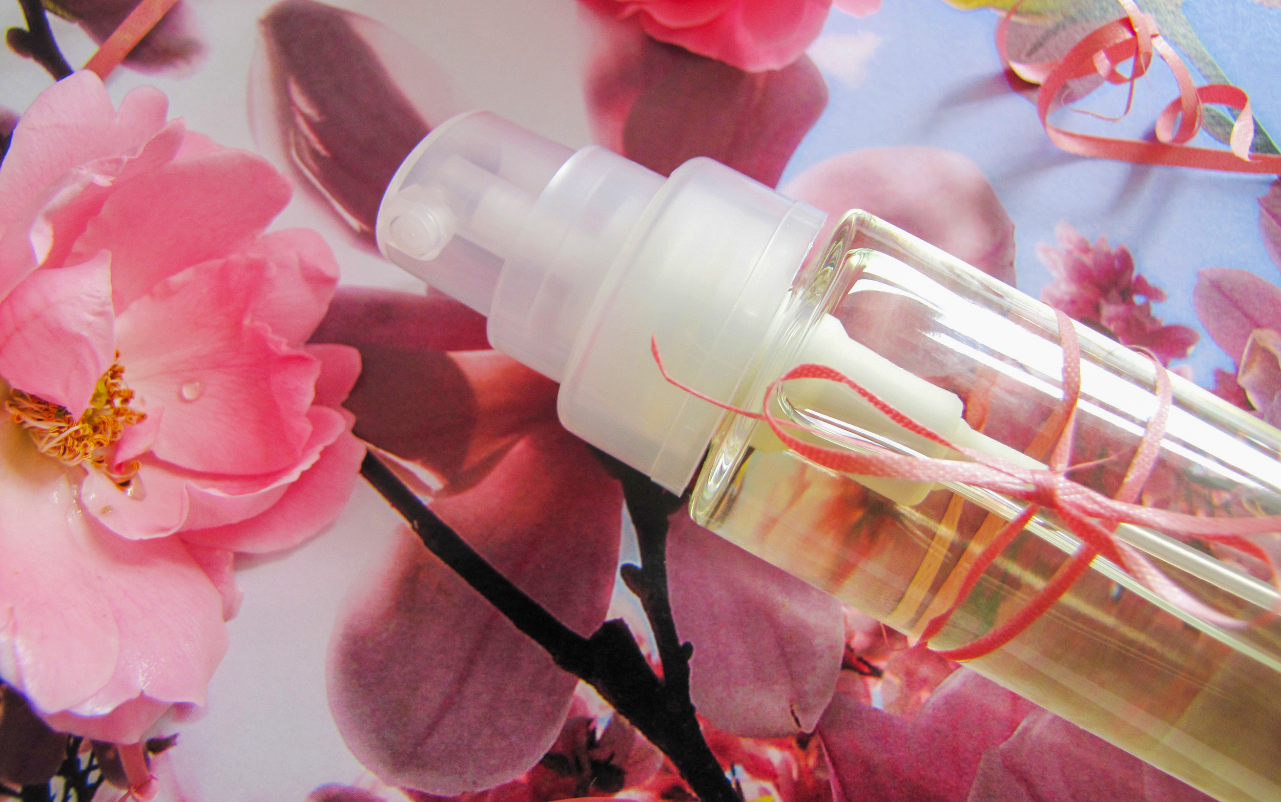 Eau parfumante florale Rose, Jasmin et Iris AromaZone