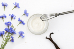 Crème réconfortante à l'hydrolat de bleuet pour peaux délicates