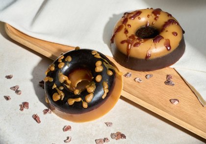 Moule pour la fabrication de 8 Donuts parfumés et colorés