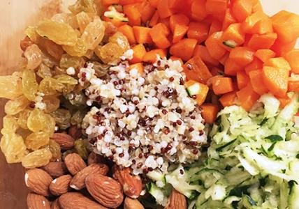 Salade-quinoa-legumes-fruits-secs_web
