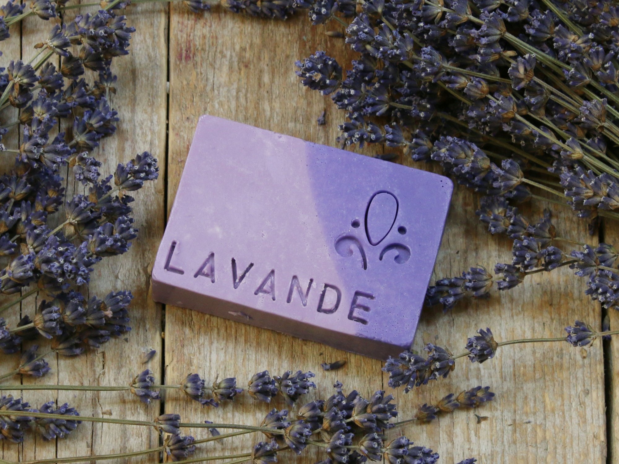 Savon relaxant dans les champs de Provence