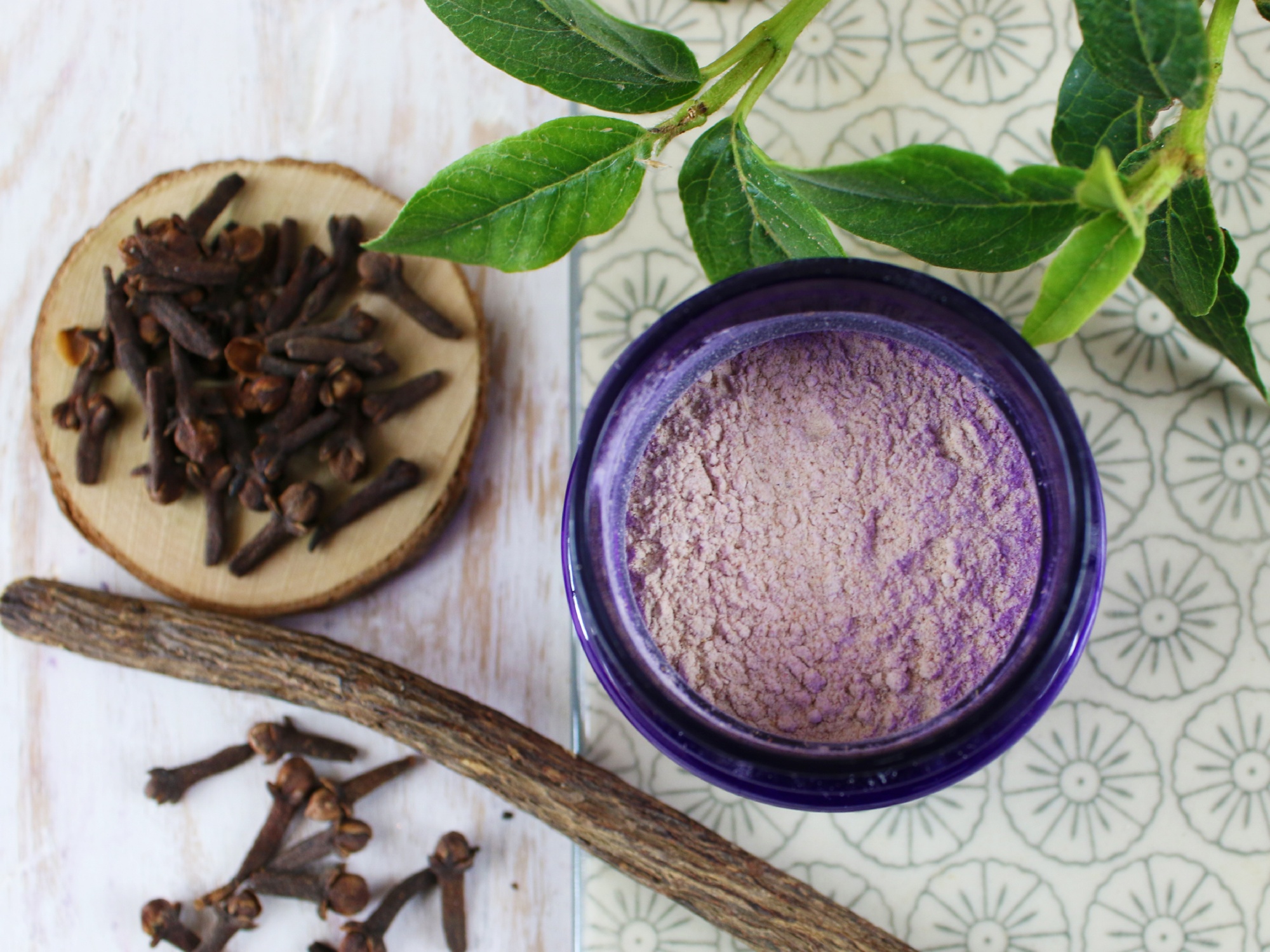 Dentifrice ayurvédique en poudre maison AromaZone