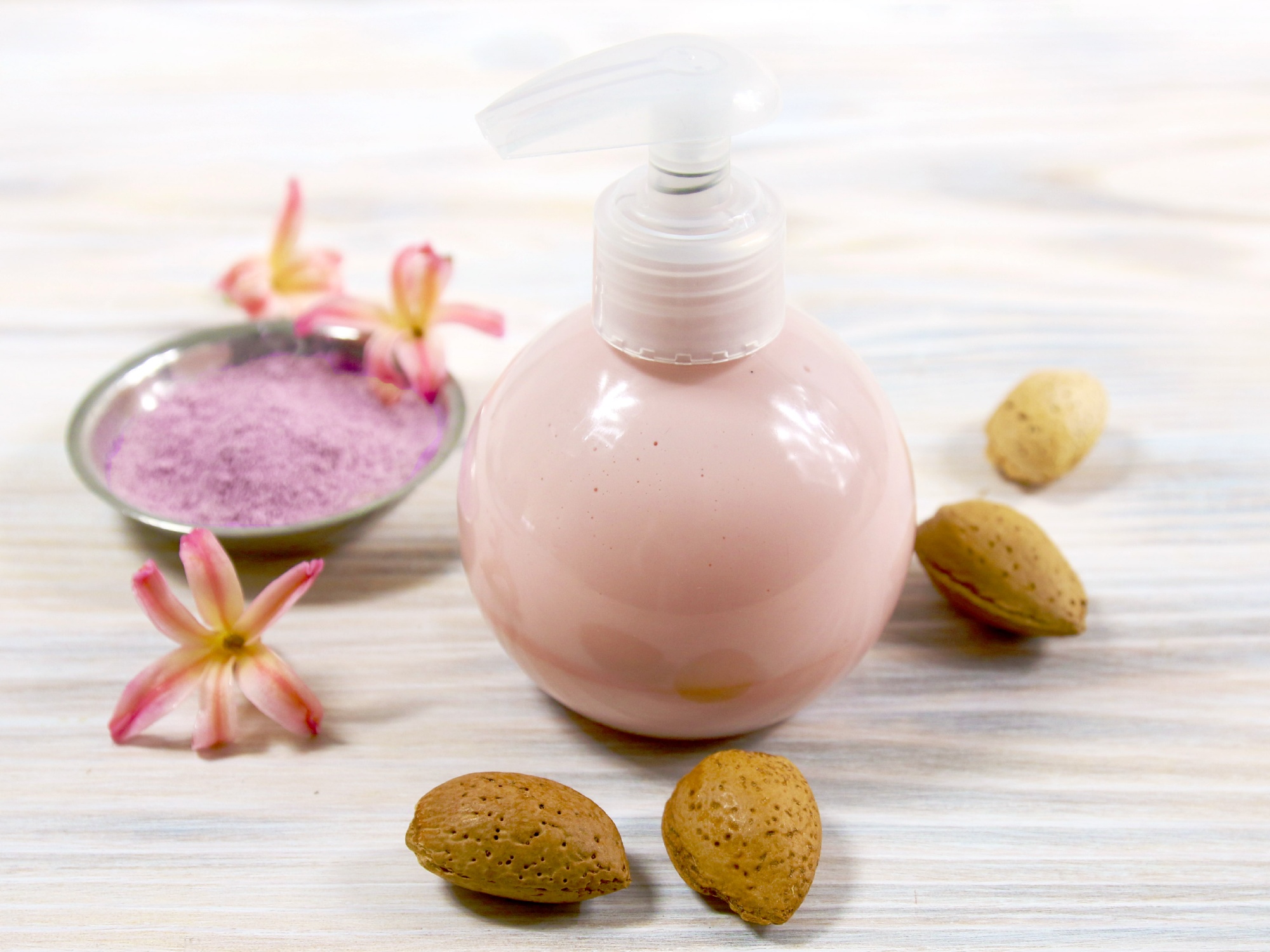 Lait Pour Le Corps Velouté Lilly Night Inessance 150ml - Hydratation Intense Et Douce