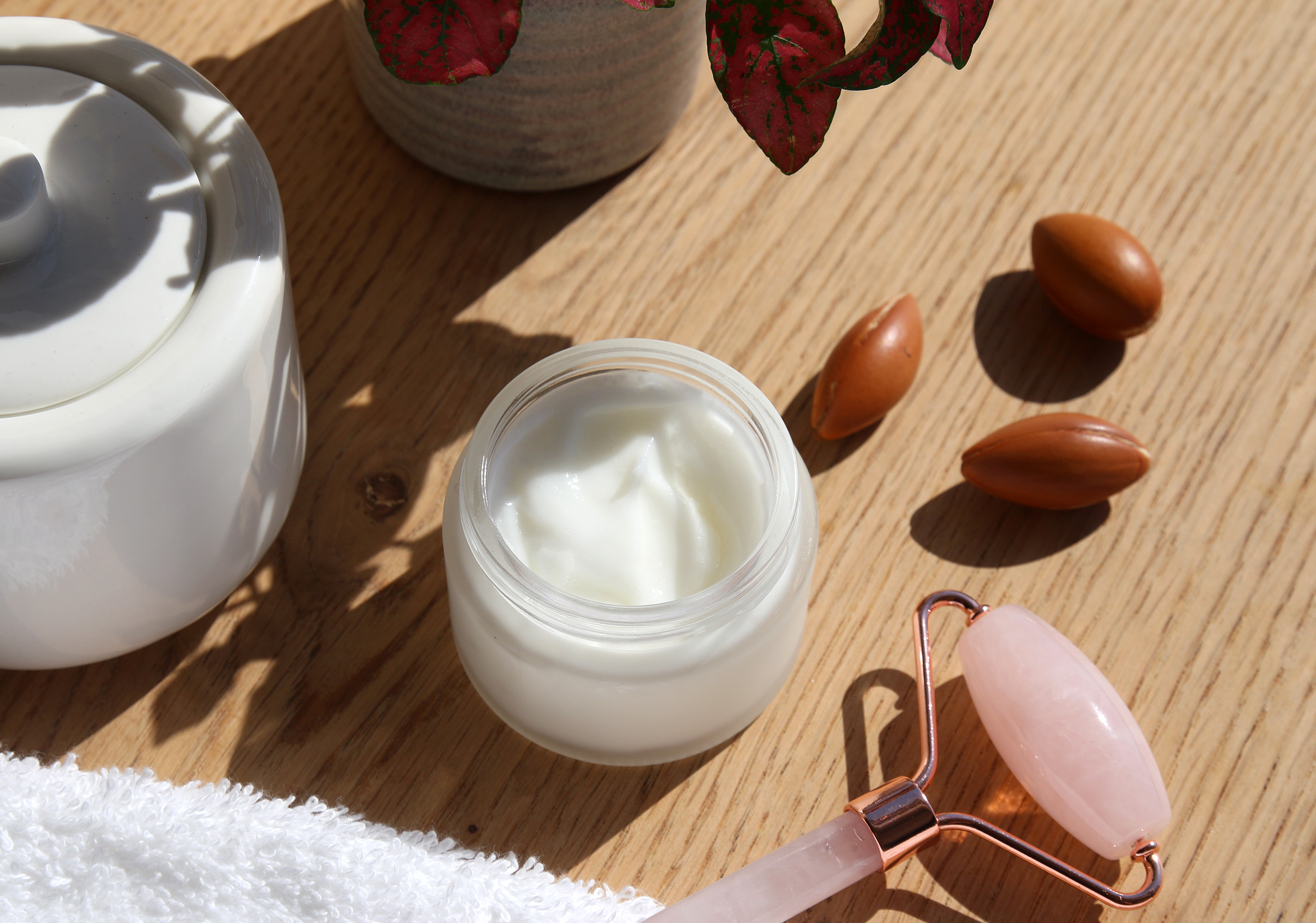 Crema anti-età multiuso con acido ialuronico