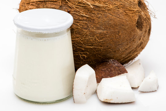 Yaourt de coco ou du fromage blanc