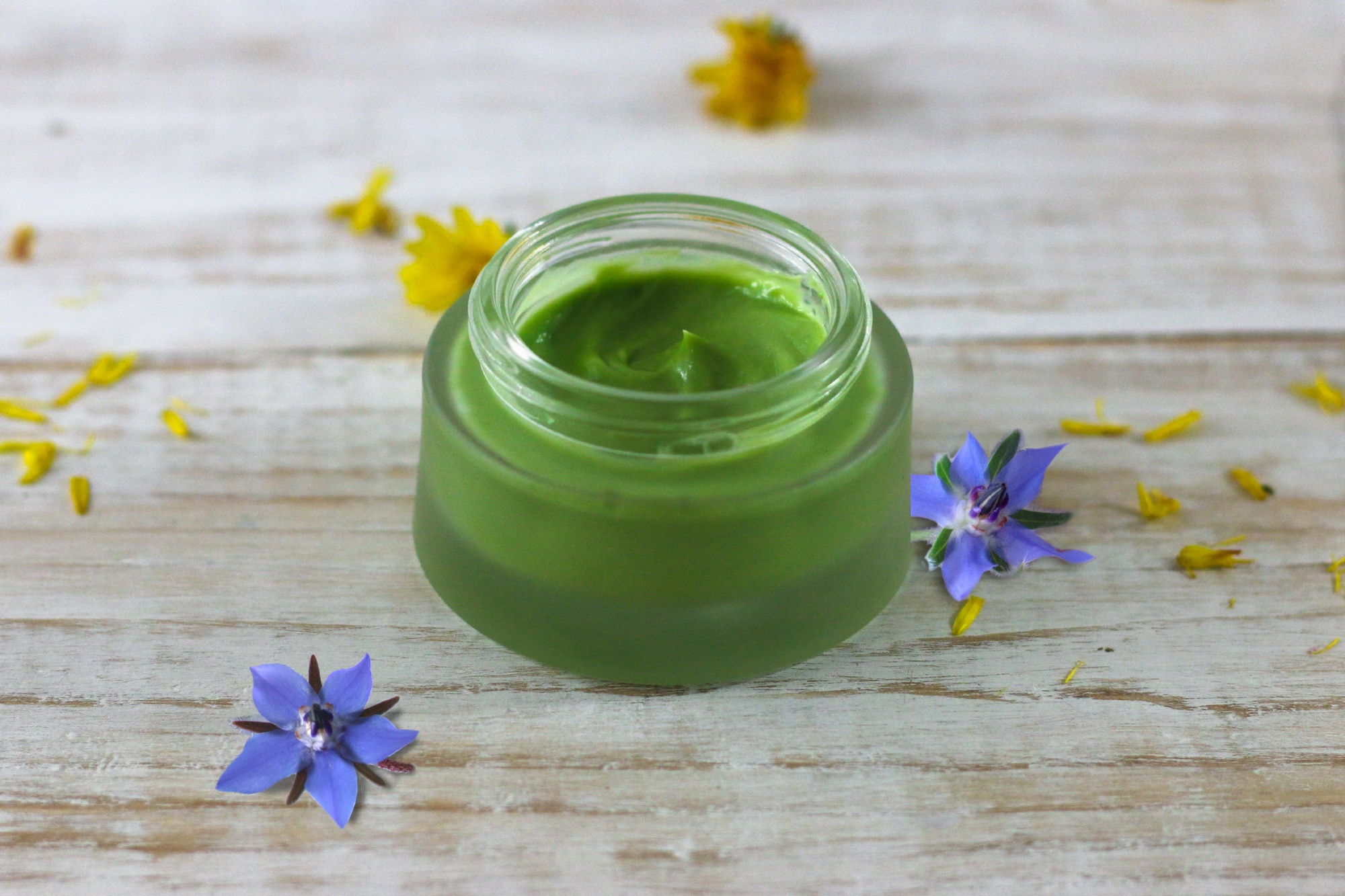 Crème visage Eclat & Lumière aux actifs antitaches AromaZone