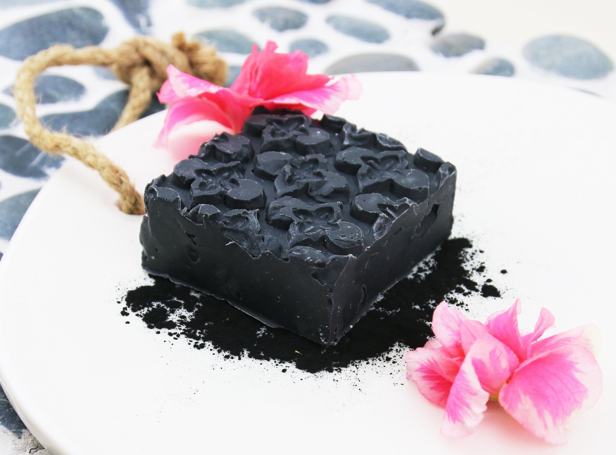 Sapone nero purificante al carbone vegetale "Rituale del Giappone"