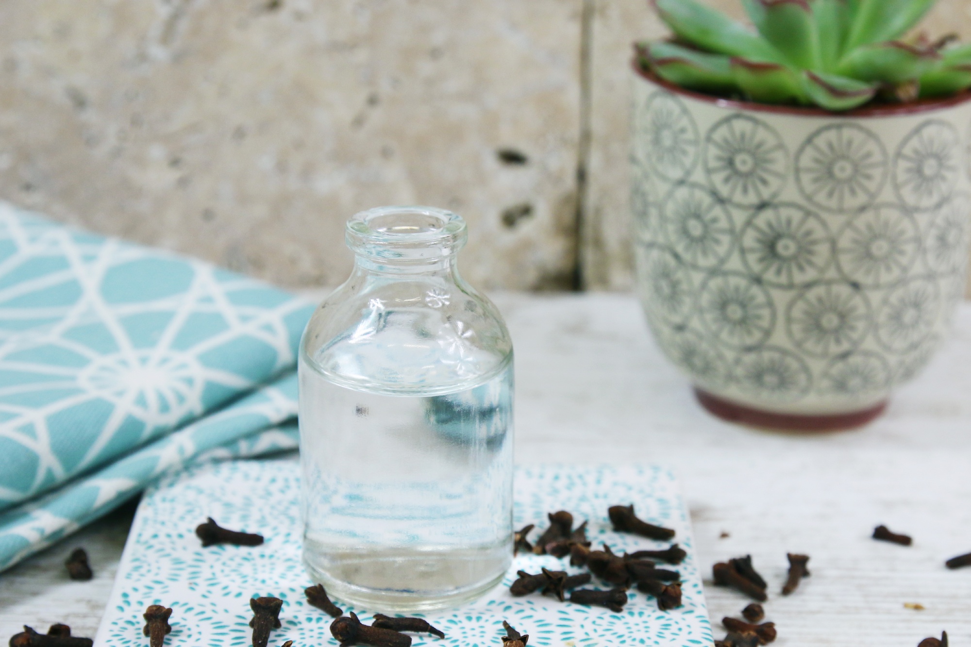 Recette Bain de bouche naturel "Gencives sensibles" - Aroma-Zone