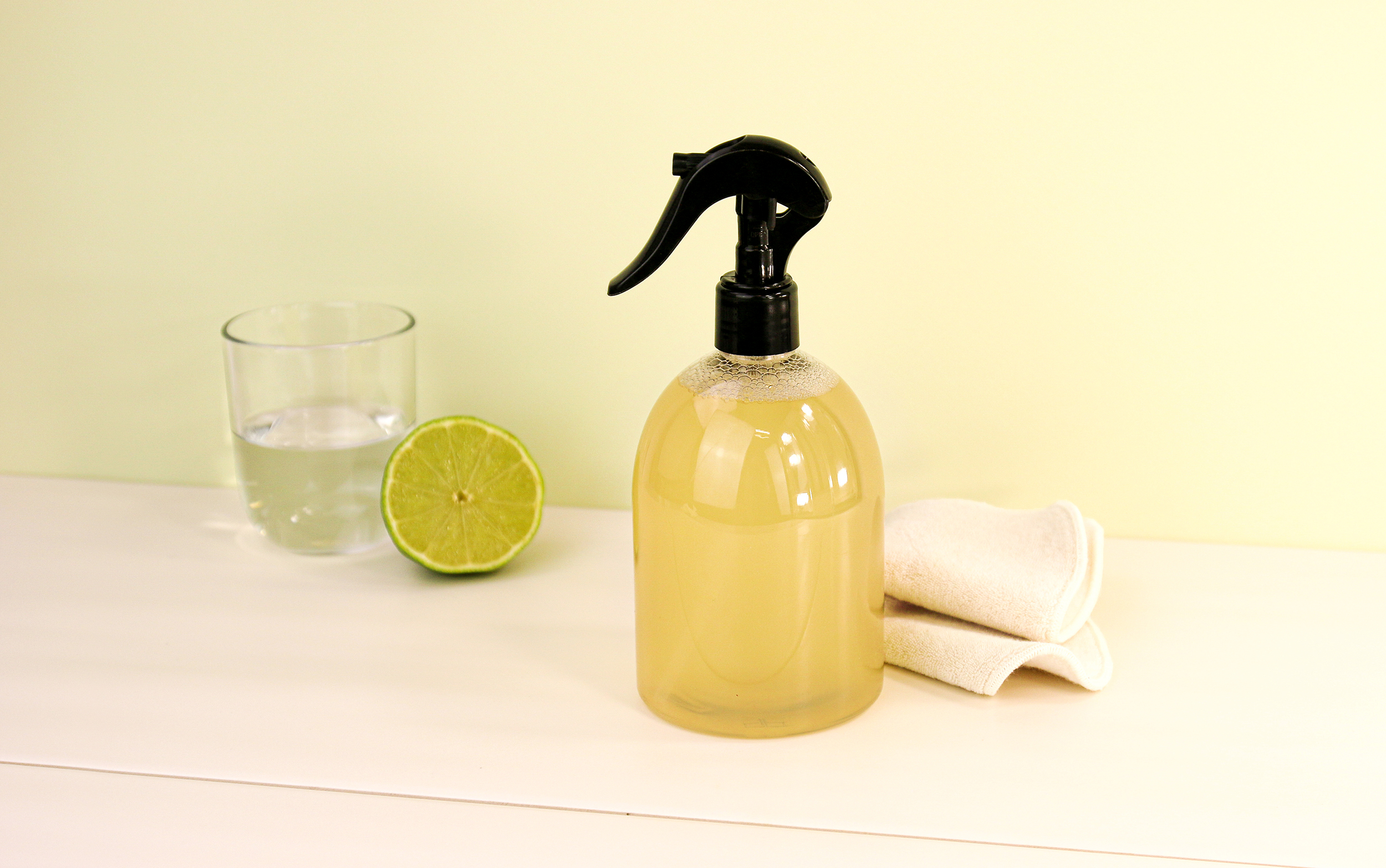 Recette Spray dégraissant naturel pour la cuisine - Aroma-Zone