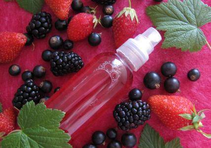 Recette Brume parfumée pour les cheveux aux fruits rouges