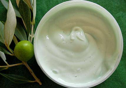 Recette Crème nourrissante et protectrice zones sèches - Olive et Avocat 