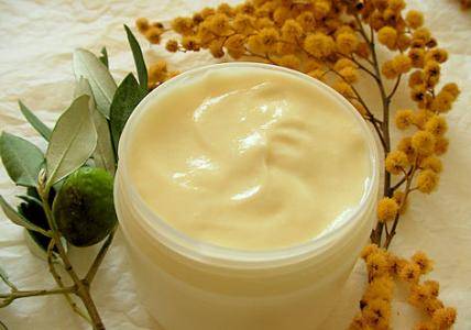 Recette Crème de nuit aux extraits de Miel, Olive et Mimosa nutritifs