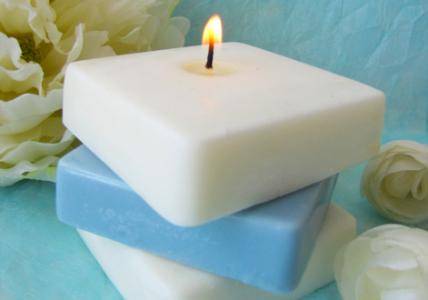 Recette Bougie parfumée aux fleurs de Lilas blanc & Camomille bleue