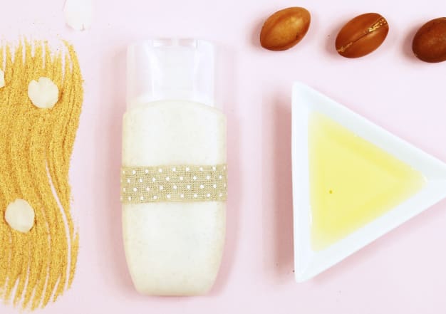 Crème gommante pour le visage