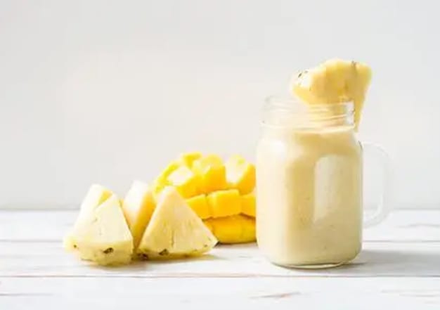 Smoothie-Ginseng-Tropical_AdobeStock_172937558_web.webp