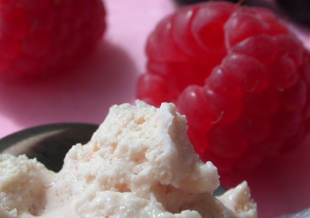 Mousse légère craquante visage Framboise & Cassis