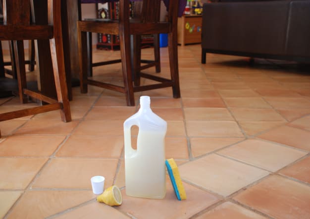 Nettoyant écologique pour sol purifiant et détartrant au savon noir