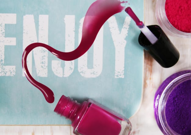 Vernis à ongles magenta