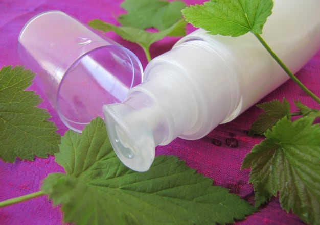 Fluide "désaltérant" aux extraits de chaulmoogra et tea tree purifiants