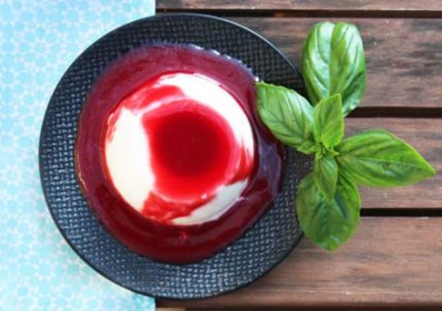 Panna-Cotta-Cassis-Basilic_web