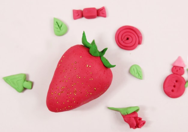 Savon "pâte à modeler" jolie fraise
