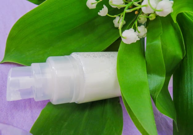 Lait sprayable désaltérant corporel Lys & Muguet