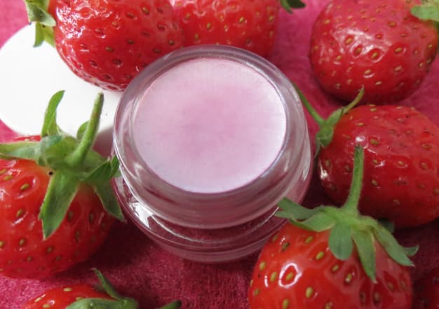 Baume nacré pour les lèvres à la Fraise