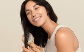 Découvrez nos astuces efficaces pour prendre soin des cheveux secs et abîmés