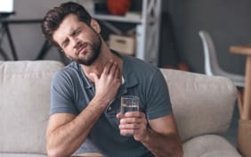 10 solutions naturelles pour soulager le mal de gorge