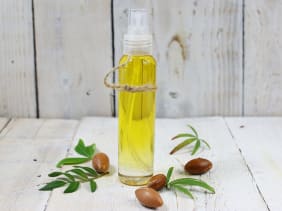 Olio struccante bifasico con Jojoba e Ricino