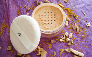 Poudre de teint "nude" aux poudres matifiantes
