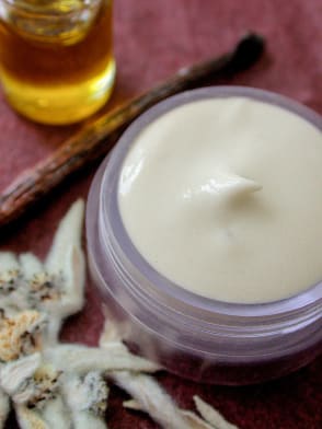 Crème "jeunesse" au chanvre pour peaux mixtes