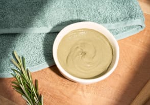Maschera esfoliante scrub anti punti neri