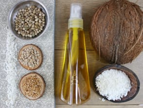 Olio ayurvedico miracoloso per capelli, viso e corpo