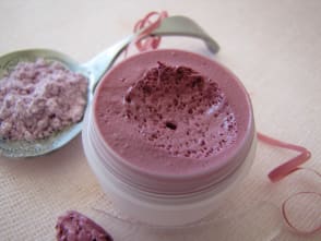 Mousse de blush couleur framboise