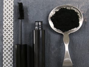 Mascara soin végétal noir charbon