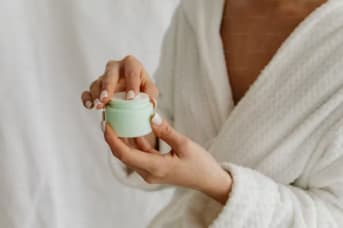 DIY : réalisez votre propre baume multi-usages à base de beurre de cacao