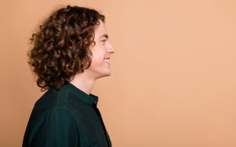 Cheveux et eau de mer : Quels effets ?