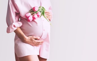 Grossesse et chaleur : les soins à privilégier quand les températures montent