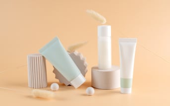 Hygiène DIY : vos flacons et pots comme neufs avec 3 gestes simples