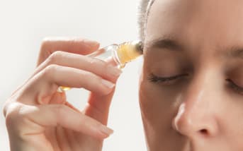 Comment se remettre d’un lendemain de cuite avec les huiles essentielles ?