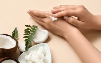 Dermatite main : quelles solutions naturelles pour prendre soin de ses mains ?