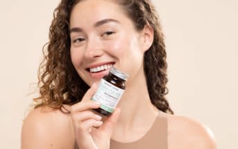 Boutons : comprendre leurs origines et adopter des solutions naturelles