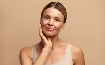 Pourquoi votre peau devient terne à l’automne (et comment retrouver l’éclat en quelques jours)