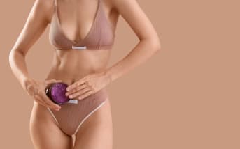 Exfolier sa peau en été : bonne ou mauvaise idée ?