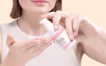 Peau sensible et terne ? Ce sérum à la vitamine B12 apaise et révèle l’éclat