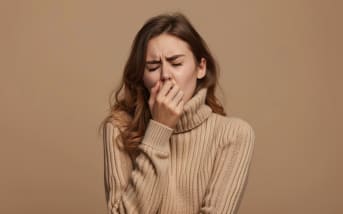 Champignon sur la langue : causes et symptômes