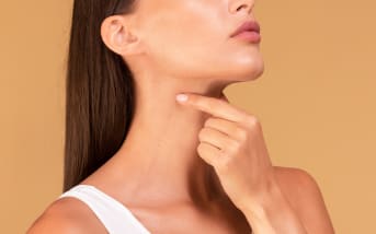 Amygdale gonflée : causes et symptômes